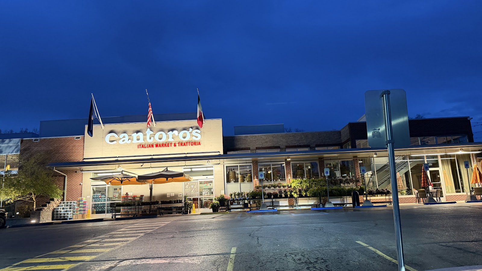 Cantoro market — photo